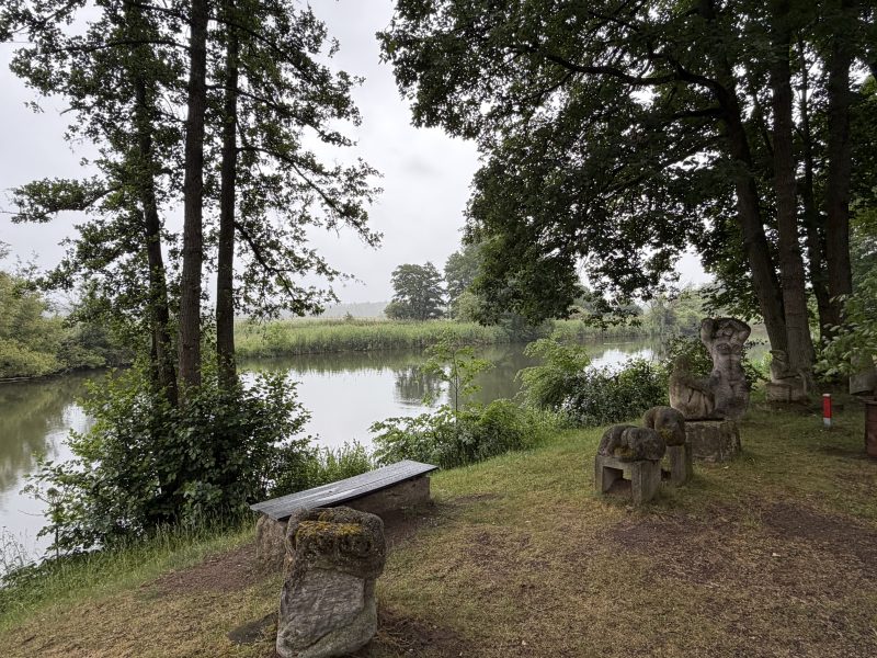 Blick auf die Regnitz von der Camping-Gaststätte.